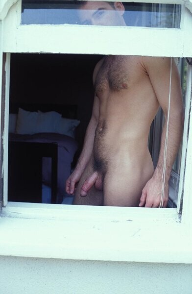 Next Image >>