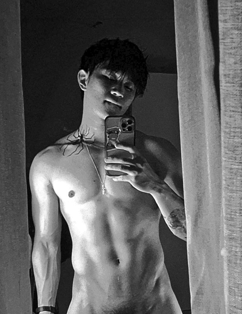 Wei2aes - photo 11 - BoyFriendTV.com