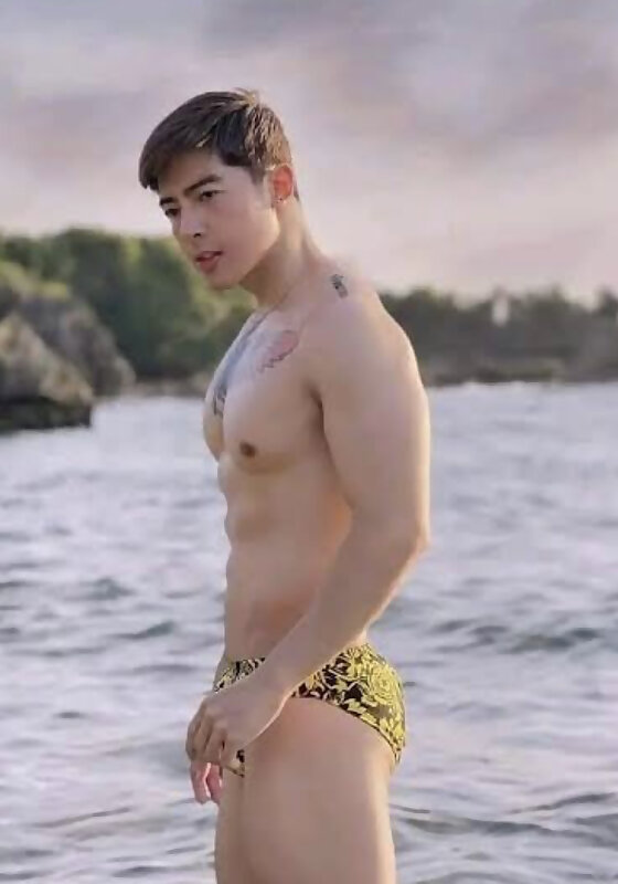 Next Image >>