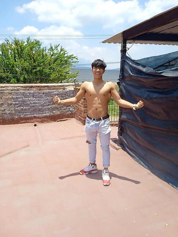 Next Image >>