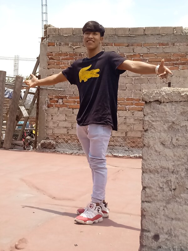 Next Image >>