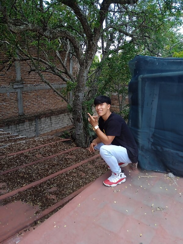 Next Image >>