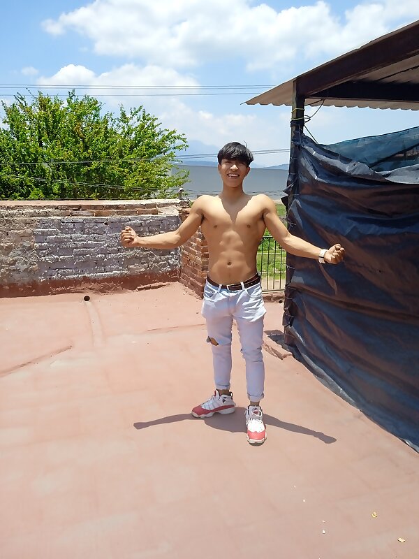 Next Image >>