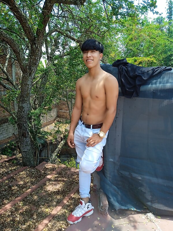 Next Image >>