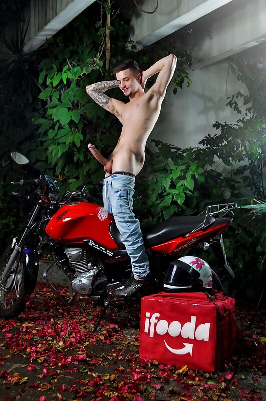 Next Image >>