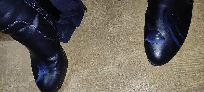 Next Image >>