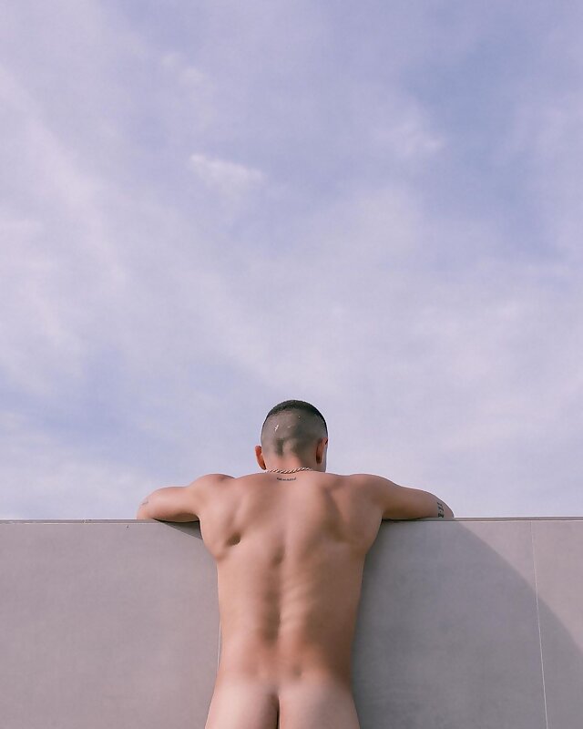 Next Image >>