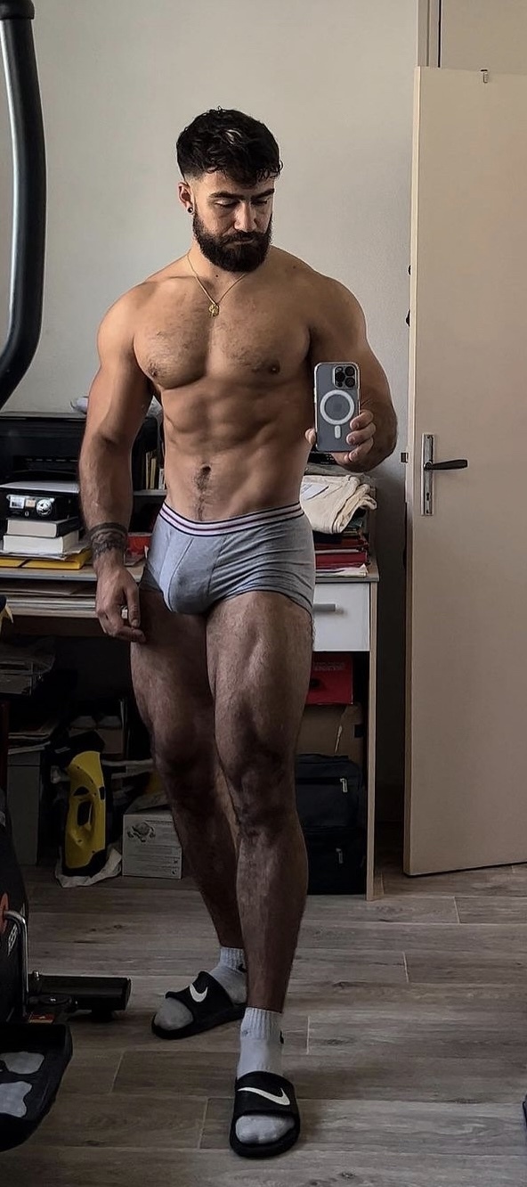 Nathan Zambon - photo 2 - BoyFriendTV.com