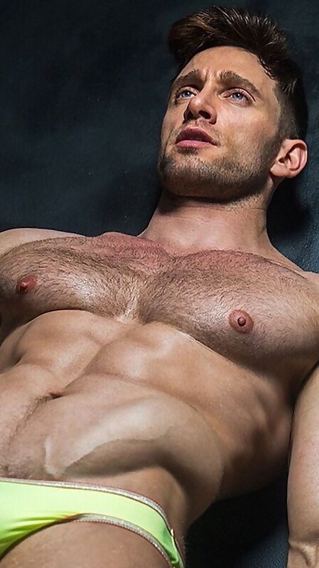 Next Image >>