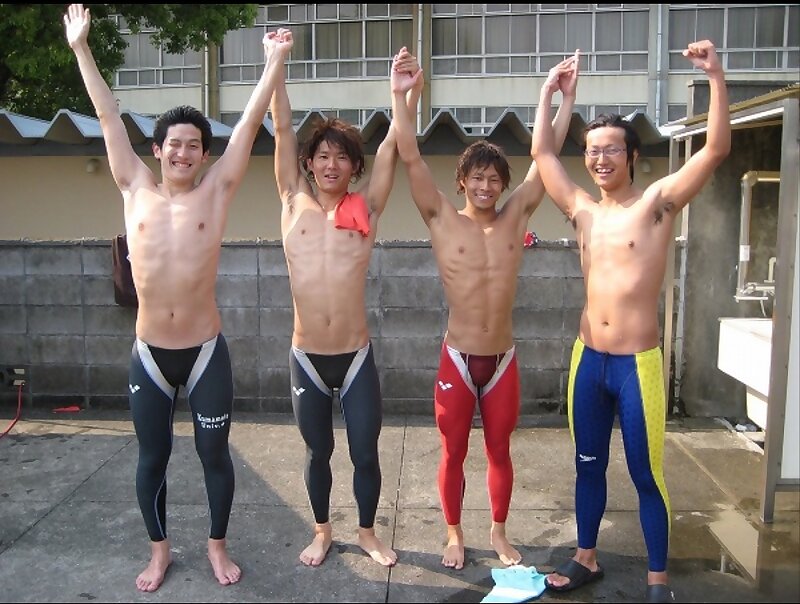 Next Image >>