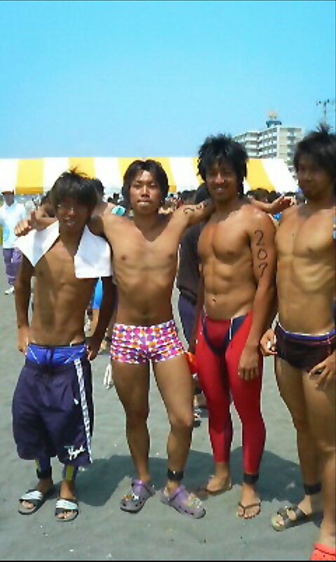 Next Image >>