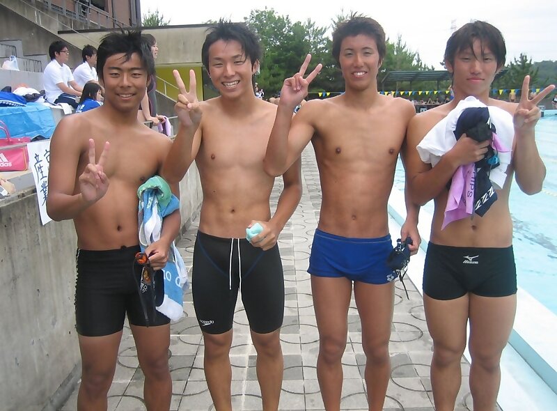 Next Image >>