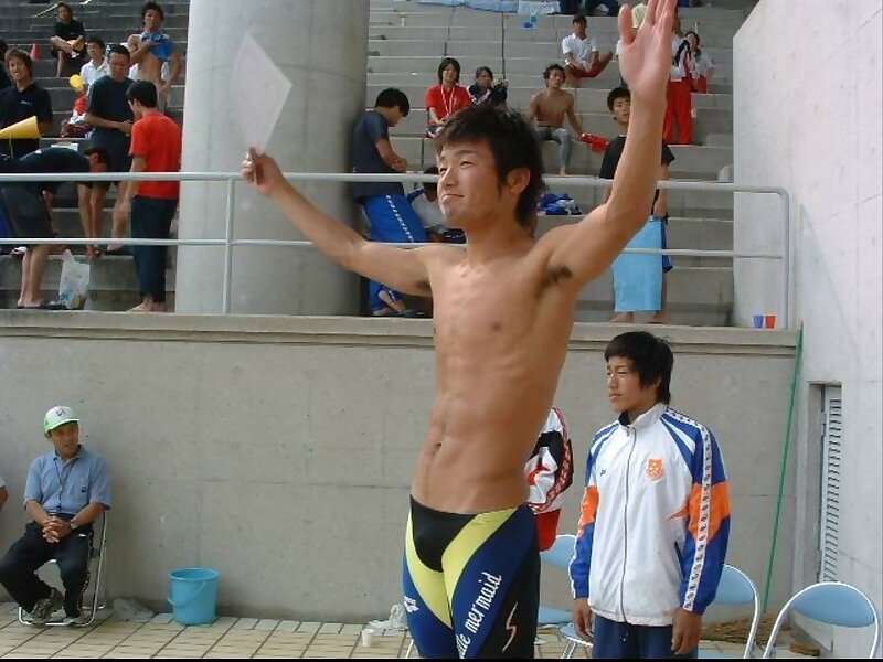 Next Image >>