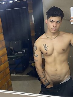 Charlie Hotx - BoyFriendTV.com