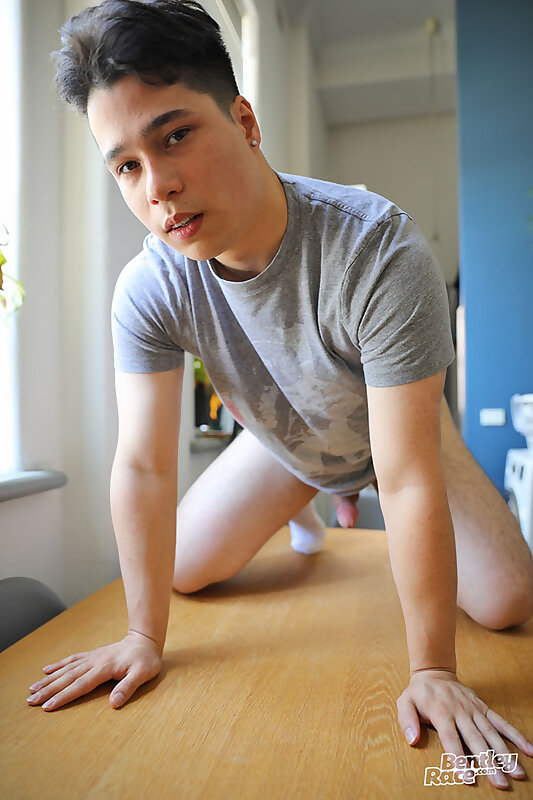 Next Image >>