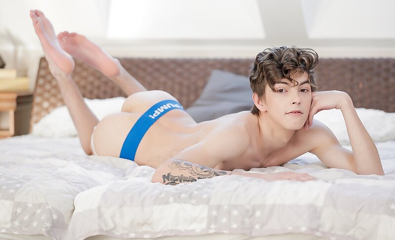 Next Image >>