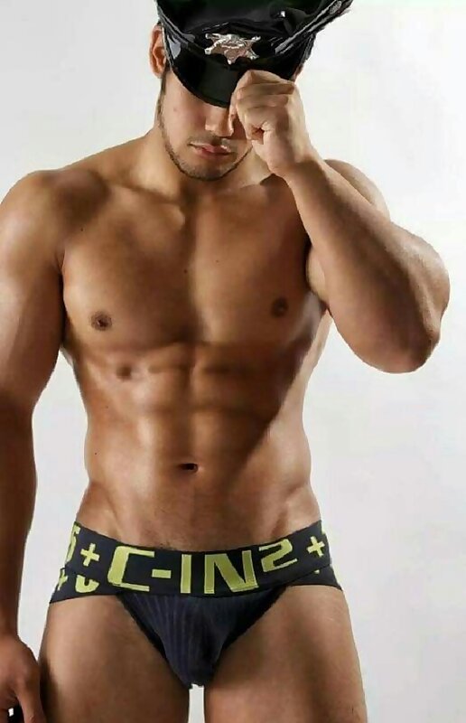 Next Image >>