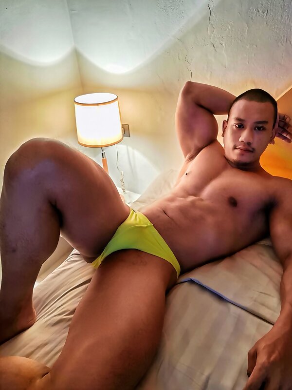 Next Image >>