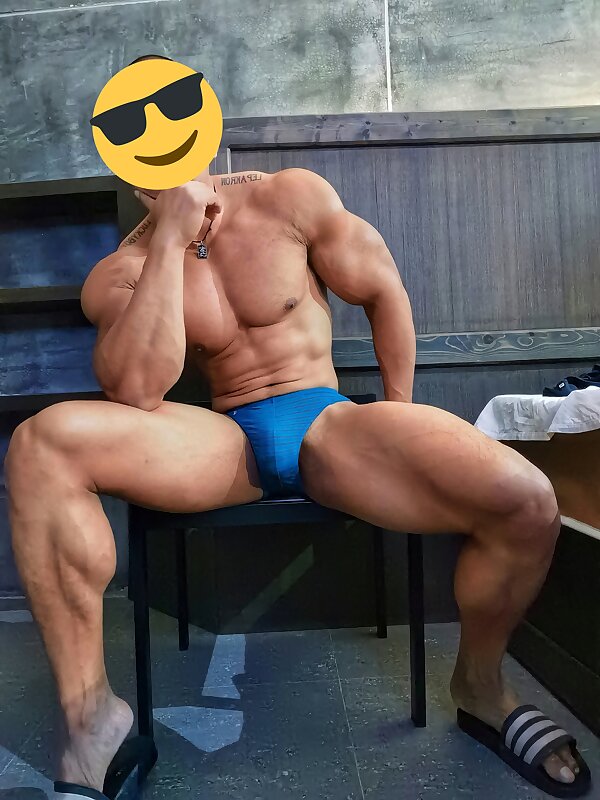 Next Image >>