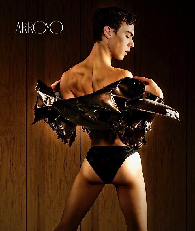 Next Image >>