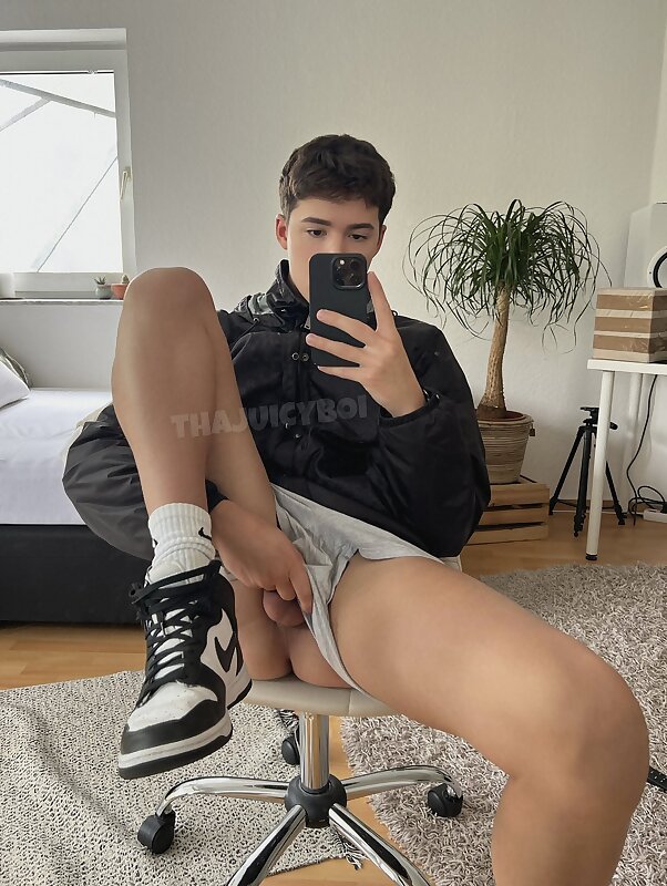 Next Image >>