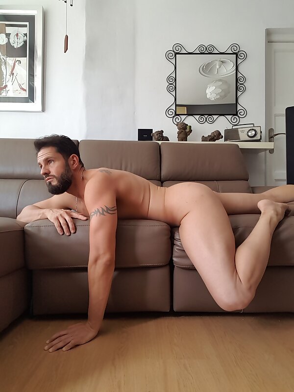 Next Image >>