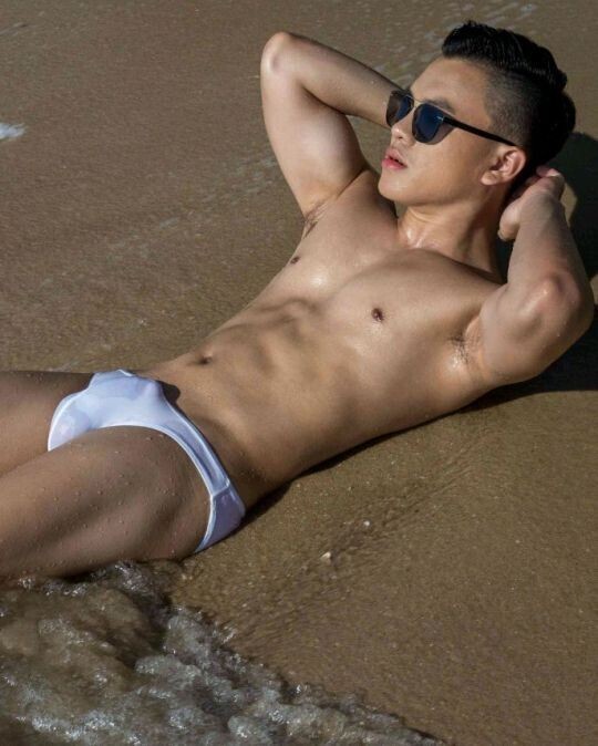 Next Image >>