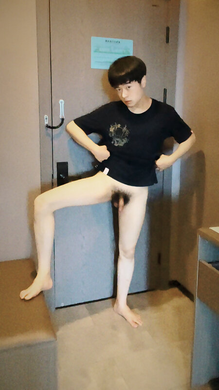 Next Image >>