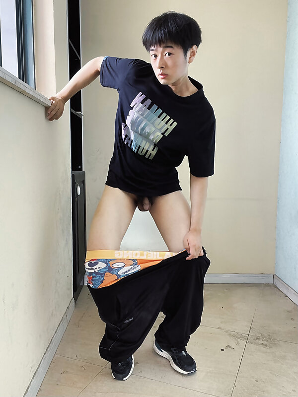 Next Image >>