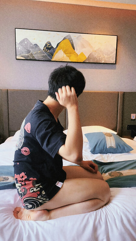 Next Image >>