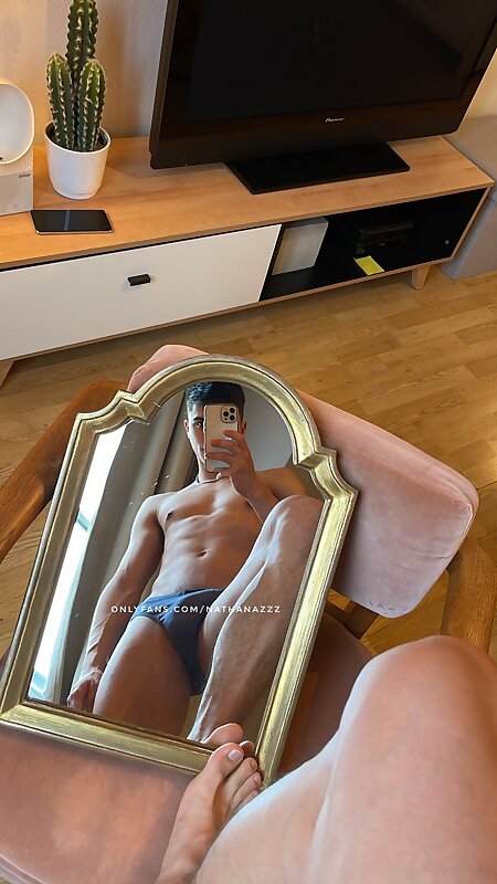 Next Image >>