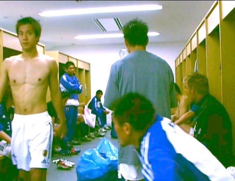 Next Image >>