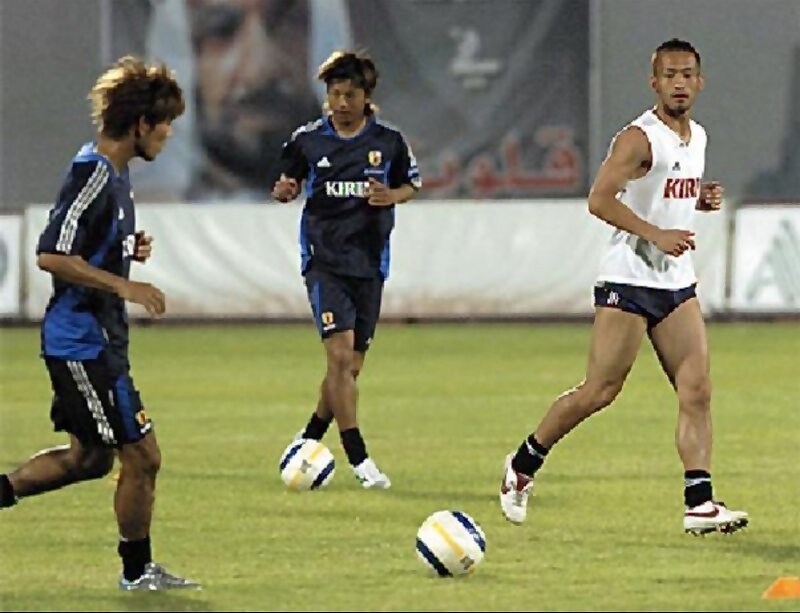 Next Image >>