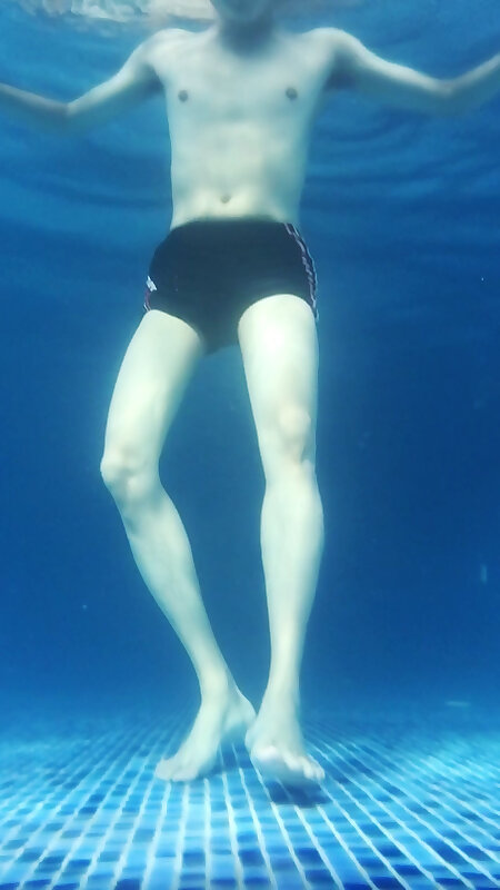Next Image >>