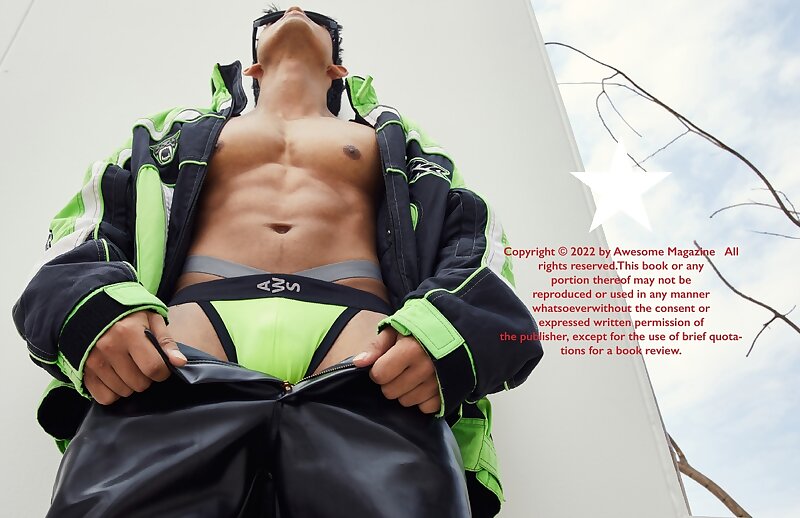 Next Image >>