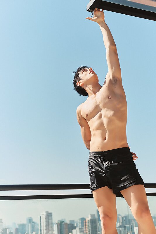 Next Image >>