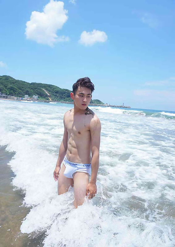 Next Image >>
