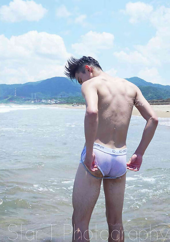 Next Image >>