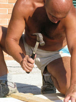 Next Image >>