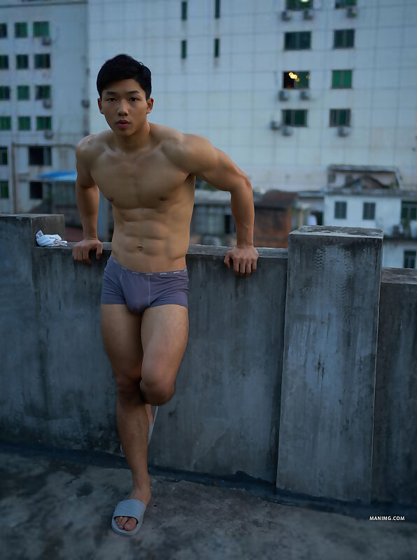 Next Image >>