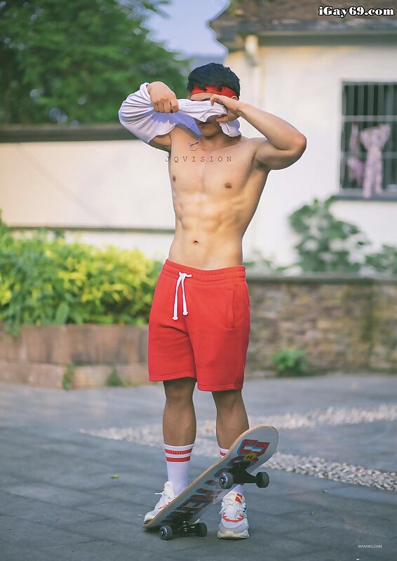 Next Image >>