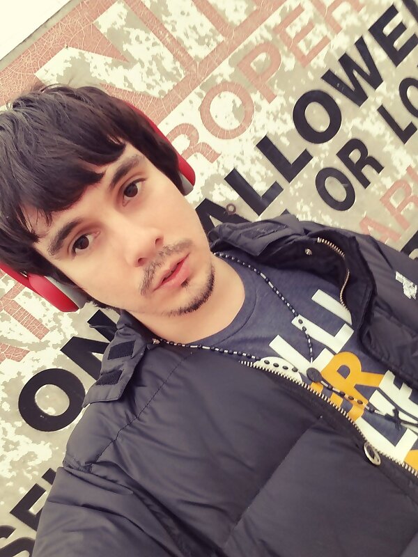 Next Image >>