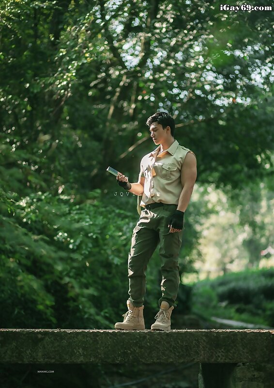 Next Image >>