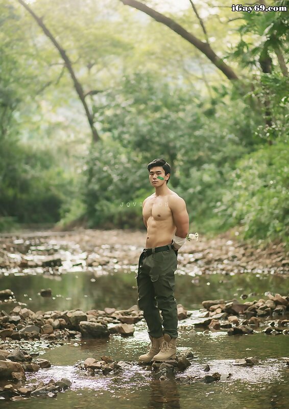 Next Image >>