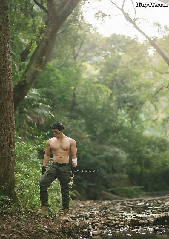 Next Image >>