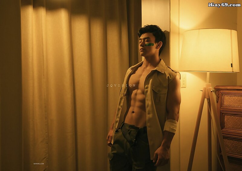 Next Image >>