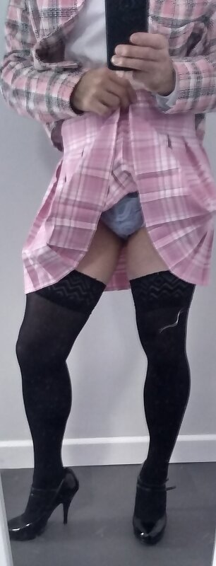Next Image >>