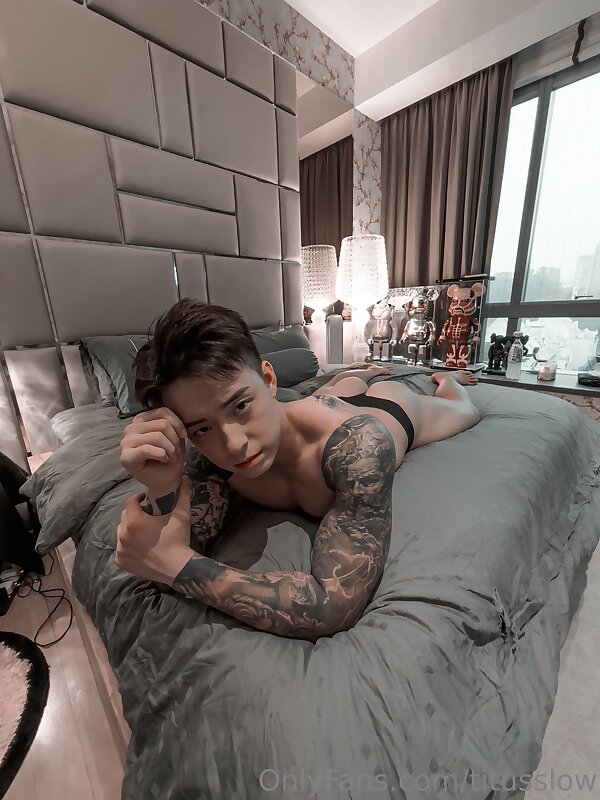 Next Image >>