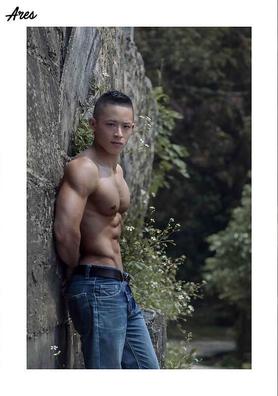 Next Image >>