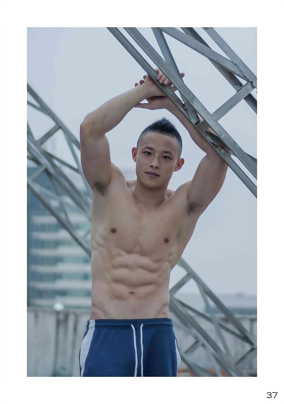 Next Image >>